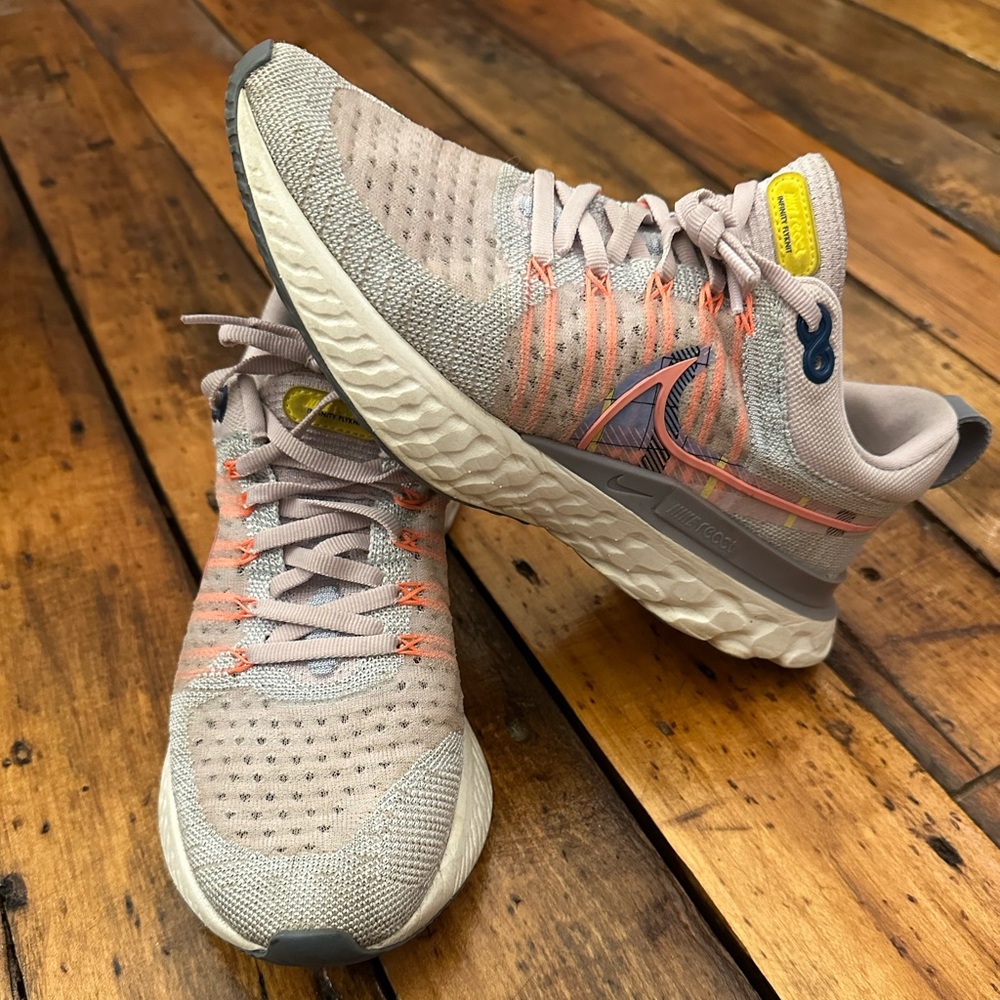 Nike Women's react infinity flying running Shoes